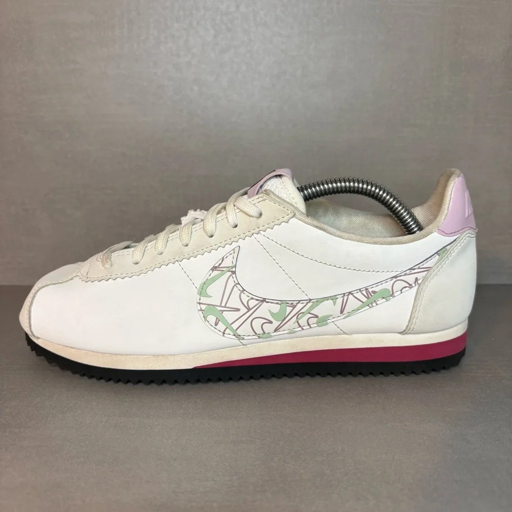 Nike | Classic Cortez SE Shoes - Valentine ; Womens 8